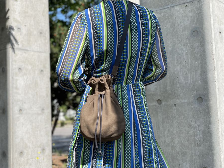 グレーブラウン　鹿革巾着ミニショルダーバッグ