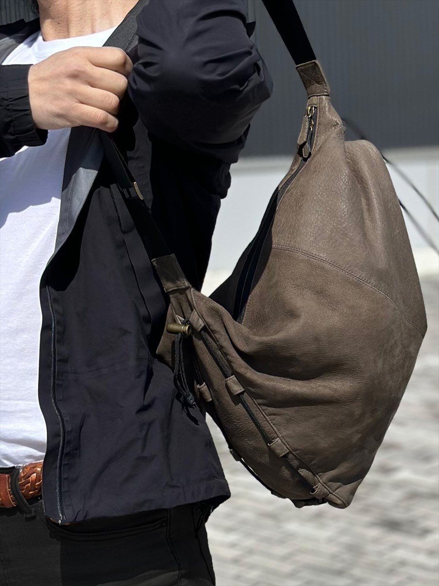 天然エゾシカ革のショルダーバッグ