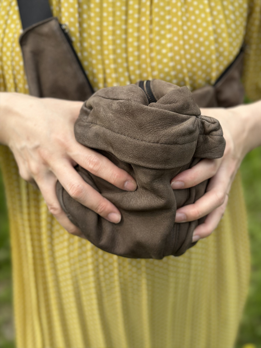 鹿革ボディバッグ