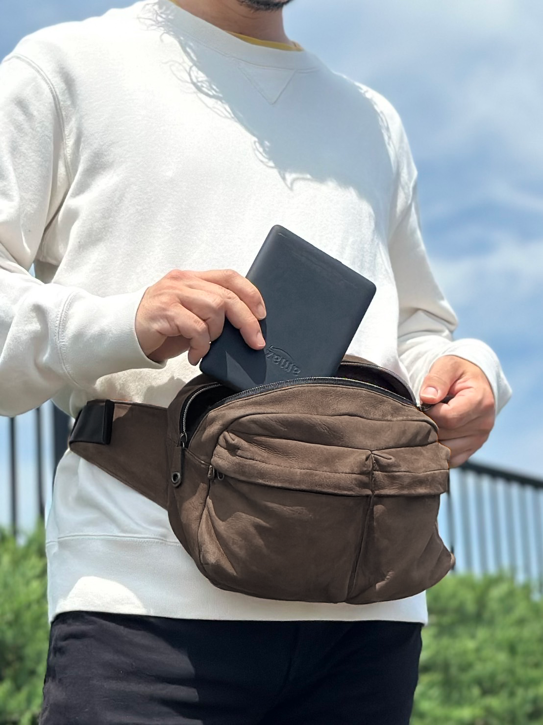 鹿革ボディバッグ