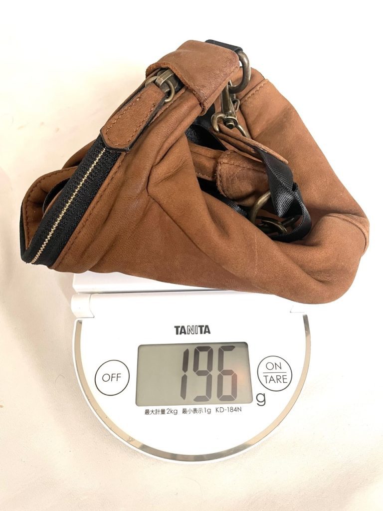 ミニショルダーバッグの重量